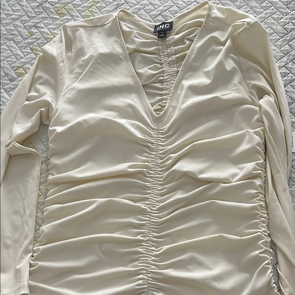 INC International Concepts Women's Cream V-Neck Ruched Top